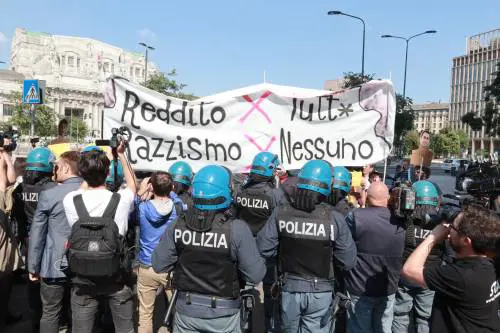 La protesta dei no global (e di Fi)