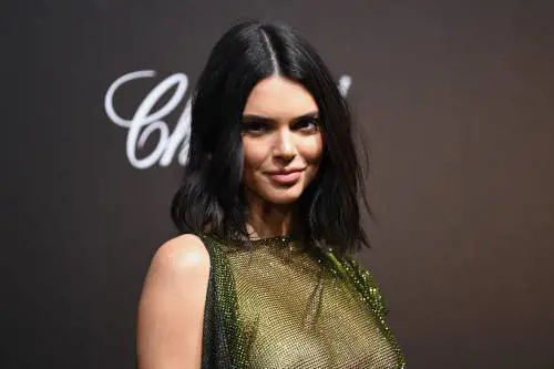 Kendall Jenner vittima degli hacker: online le sue foto nuda