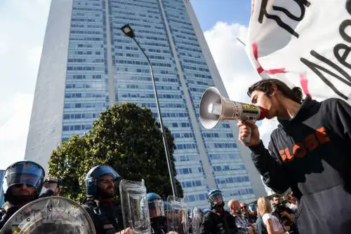 Quei due giorni di negoziati sotto il Duomo: Milano nuova capitale ora spaventa Roma