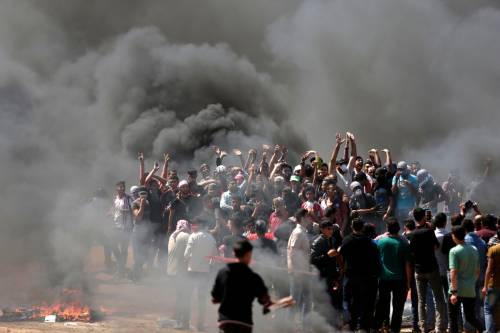 Otto minori tra i 61 uccisi a Gaza. Onu: "Spari ingiustificati"