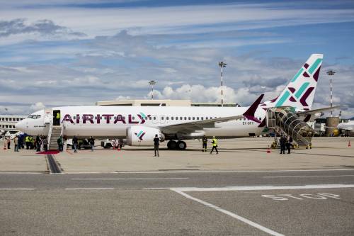 Air Italy vola nel futuro, a Malpensa atterrato il nuovo Boeing 737 Max