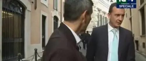 Il fuori onda di Casalino E Mentana blocca tutto