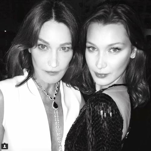 Carla Bruni e Bella Hadid: foto