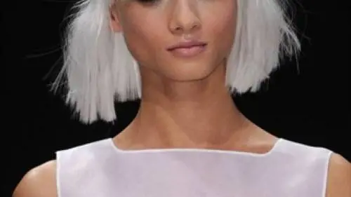 Usa, anche le infezioni alla base dei capelli bianchi precoci