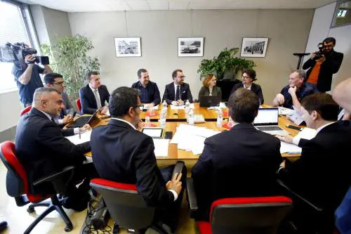 Governo, nel contratto taglio a pensioni d'oro e abolizione tassa di soggiorno