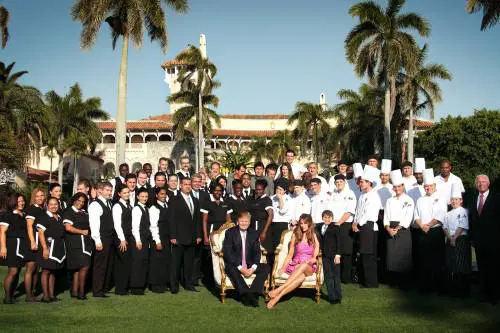 Ori, stucchi e rifugi antiatomici Tra i segreti della villa di Trump