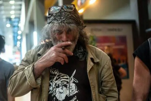 "Le donne sono la rovina": il libro di Mauro Corona racconta la perversione