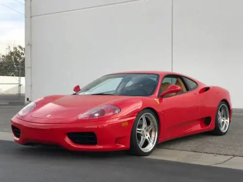 Nel Reggino scoperti mille falsi braccianti, uno di loro aveva la Ferrari