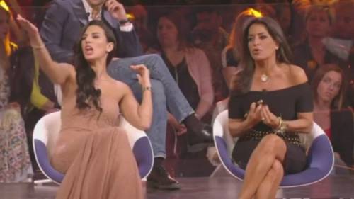 Gf, Patrizia insulta in diretta Mariana: "Oh, ma non sta zitta 'sta cagna"