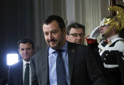 Governo, si tratta sul premier. Salvini: "Ma né io, né Di Maio"