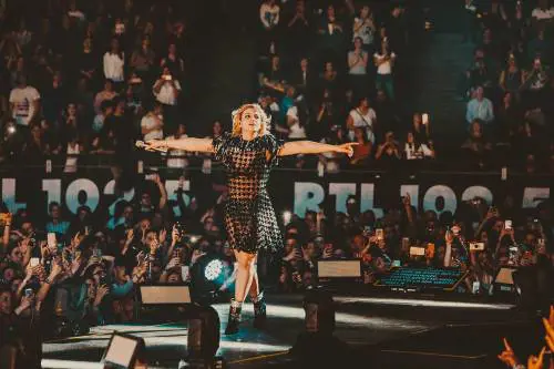 Emma canta senza veli: "In scena metto a nudo tutte le mie anime"