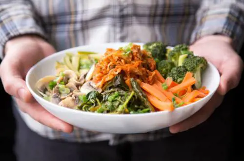 Mangiare bene migliora il cervello, soprattutto negli anziani