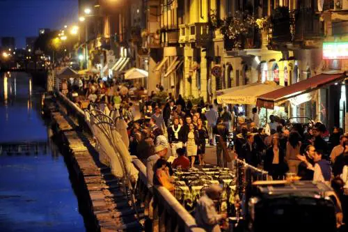 I bar "allargano" il dehor? Comune minaccia la revoca