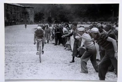 Da una cantina di Gorla sbuca la Celeste di Coppi