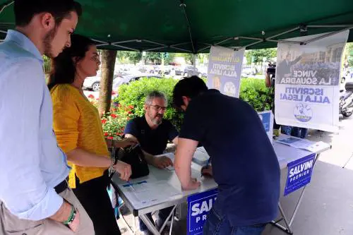 Quando la Lega raccolse le firme contro la legge Mancino