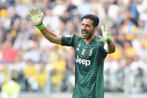 L'ultima di Gigi è un maxiabbraccio
