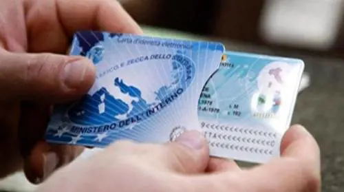 Carte d'identità elettroniche difettose: cosa fare per sostituirle