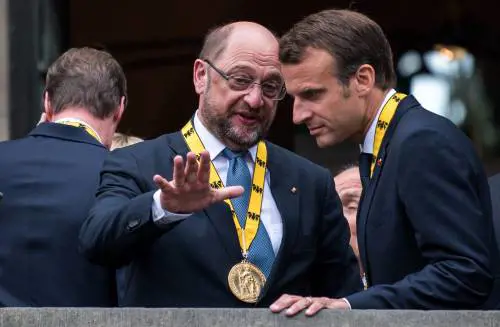 Macron insulta ancora: populisti lebbrosi