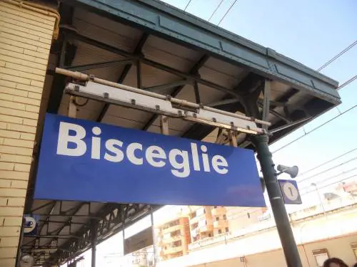  Bisceglie, uomo investito da un treno intercity