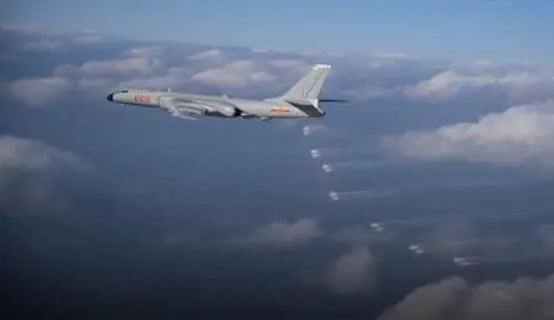 Pronto il nuovo Kd-21: cosa è in grado di fare il missile balistico aviolanciato della Cina