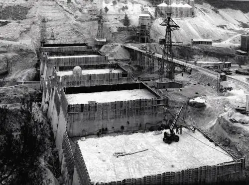 Le "cyclopiche" imprese di Impregilo, la foto dell'Italia