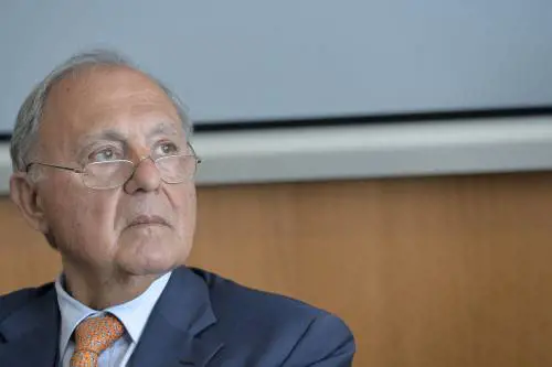 "L'euro è una gabbia tedesca". Il Colle è inquietato da Savona