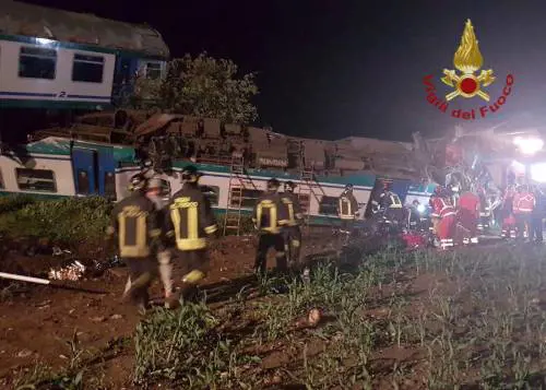 Treno contro un Tir nel Torinese