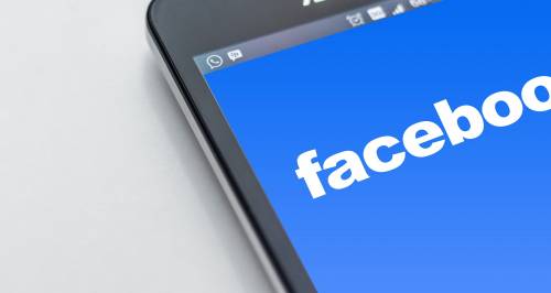 Facebook cambia l'autenticazione: niente più SMS