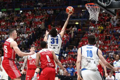 Brescia fa il colpo a Milano: 85-82