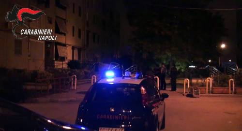 Case popolari occupate dalla camorra per lo spaccio h24: il blitz dei carabinieri