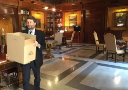 Franceschini lascia il ministero con gli scatoloni