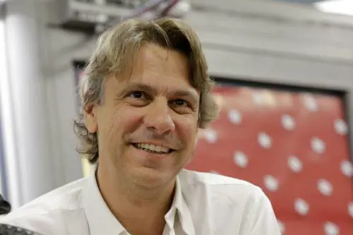 Nicola Porro resta a Mediaset e condurrà in prima serata