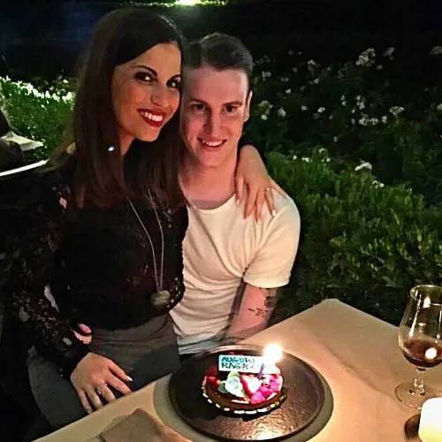 «Sei tutto, non puoi lasciarmi» Calciatore uccide l'ex e si spara