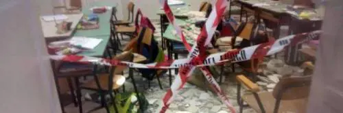 Cade una finestra a scuola: ferita una addetta alle pulizie