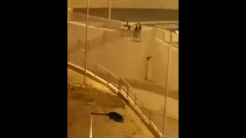 Barletta, cinque giovani lanciano una bicicletta dal cavalcavia 