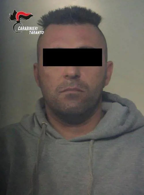 Puglia, viola gli arresti domiciliari per una passeggiata in paese