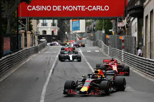 Gp anomalo. Il titolo si gioca su altre piste