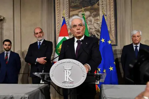 Sui social insulti e minacce a Mattarella: "Devi morire come tuo fratello"
