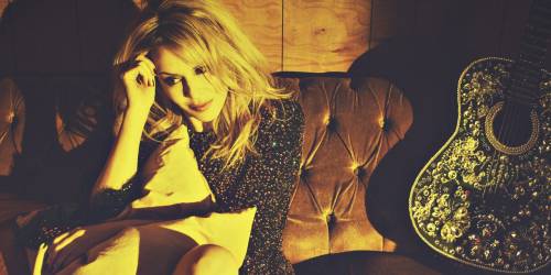 Buon compleanno Kylie Minogue: le 5 hit più famose