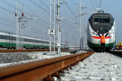 Trenitalia  alla Regione: investimenti su Trenord in cambio del controllo