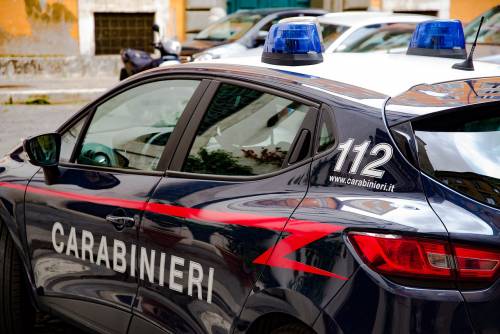 Belluno, carabiniere multa 50enne: lui gli brucia la macchina