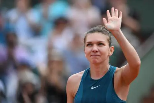 Roland Garros, Halep vince in rimonta, passano Cecchinato e Berrettini