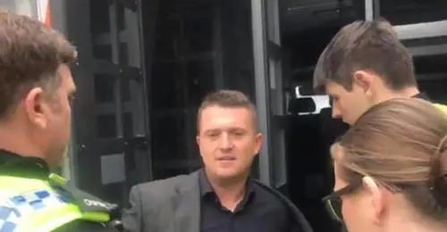 Regno Unito, arrestato Tommy Robinson: oppositore delle gang di stupratori