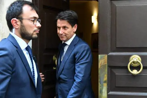 Conte: "Di uscire dall'Euro non si è mai parlato"