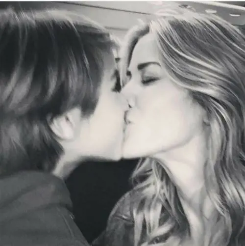 Elena Santarelli è furiosa: "Mai detto quelle cose su mio figlio"