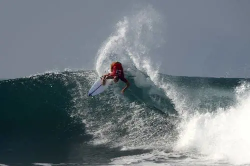 2018 World Surf League: i surfisti tra le onde