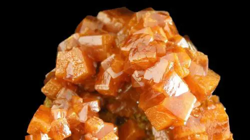 Calabria, scoperto minerale raro: la wulfenite