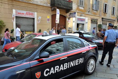 Perugia, richiedente asilo scippa una donna e pesta i carabinieri