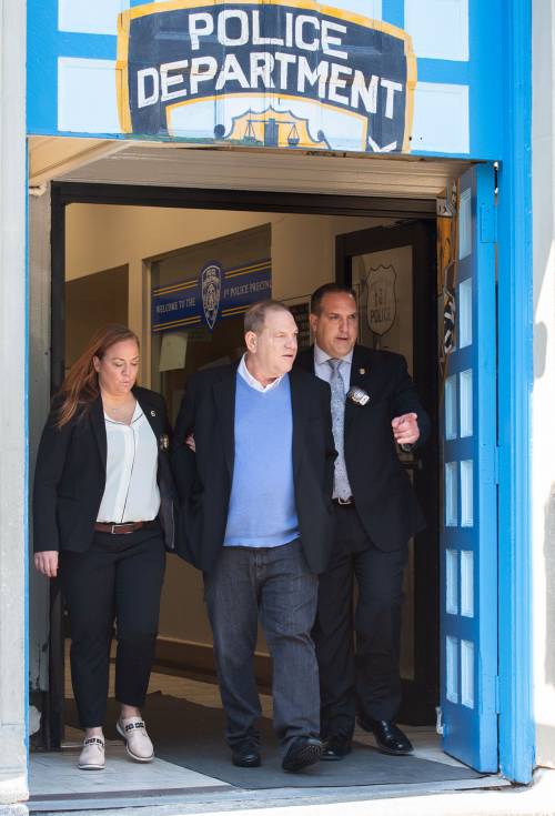 Weinstein incriminato. La femminista e lo stupro: "Non sempre è violenza"