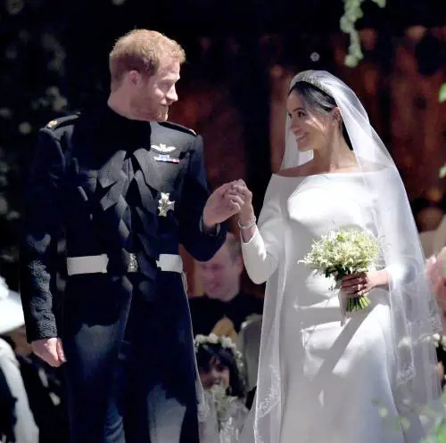 Meghan e Harry restituiscono 7 milioni in regali di nozze